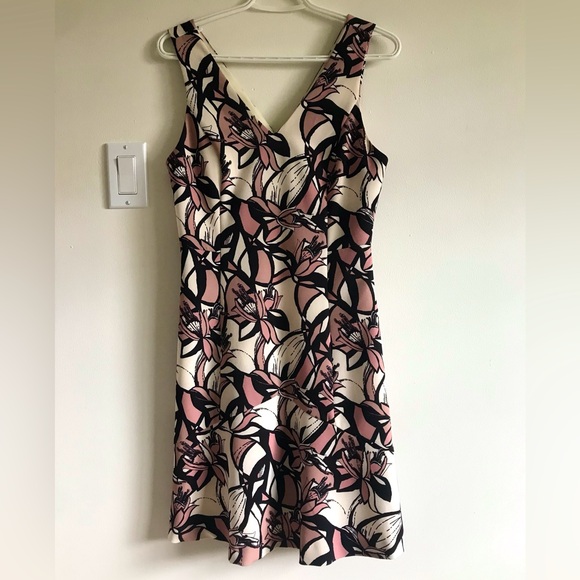 RW&CO floral fit and flare dress - Picture 1 of 8